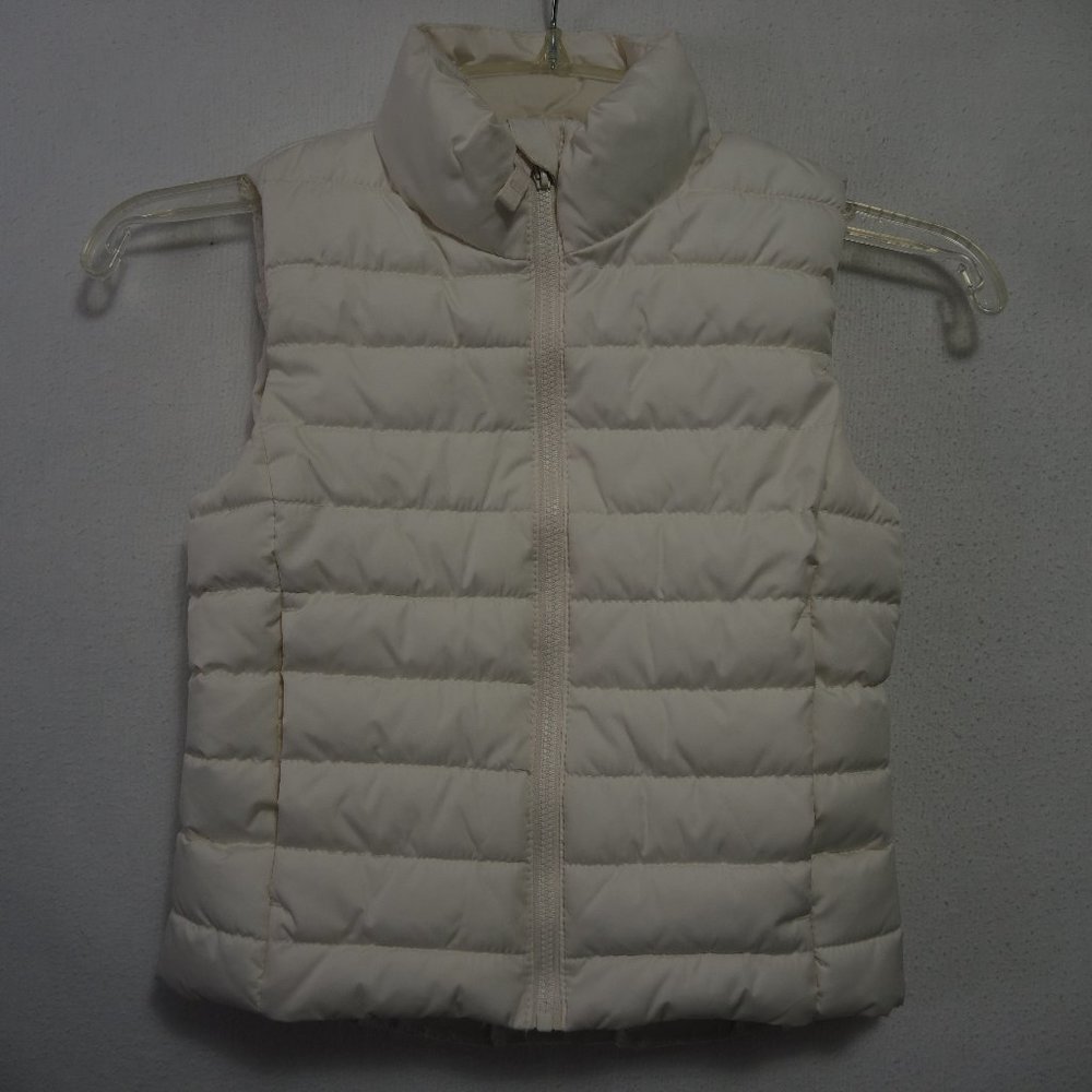 Girls' Puffer Vest Cream Color Full Zip Closure Size Small 6-7 Old Navy